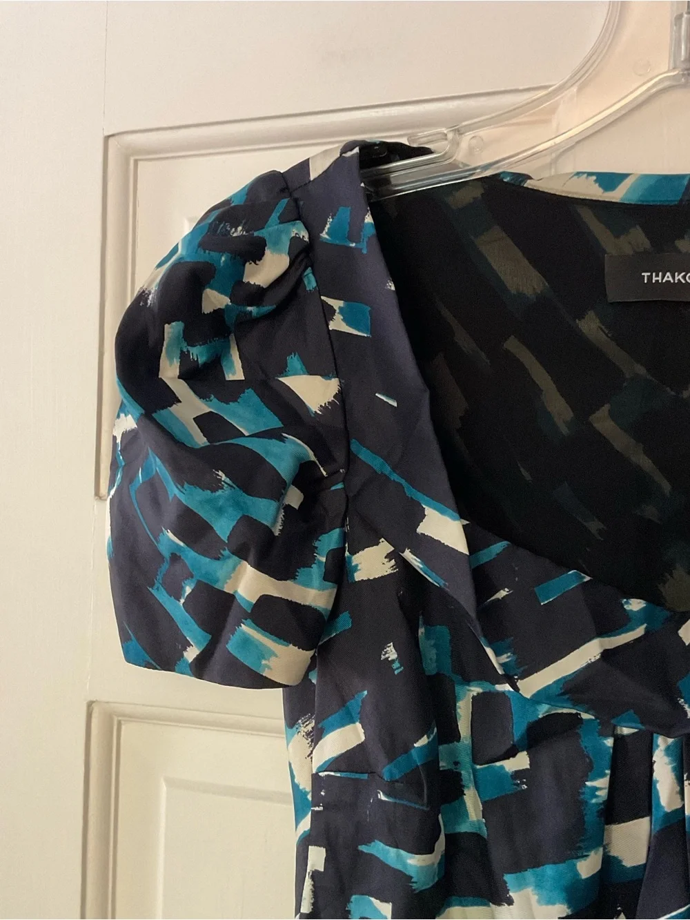 Thakoon Silk Dress Abstract Print Puff Sleeve Asymmetrical Hem Tie Neck Size 4‎